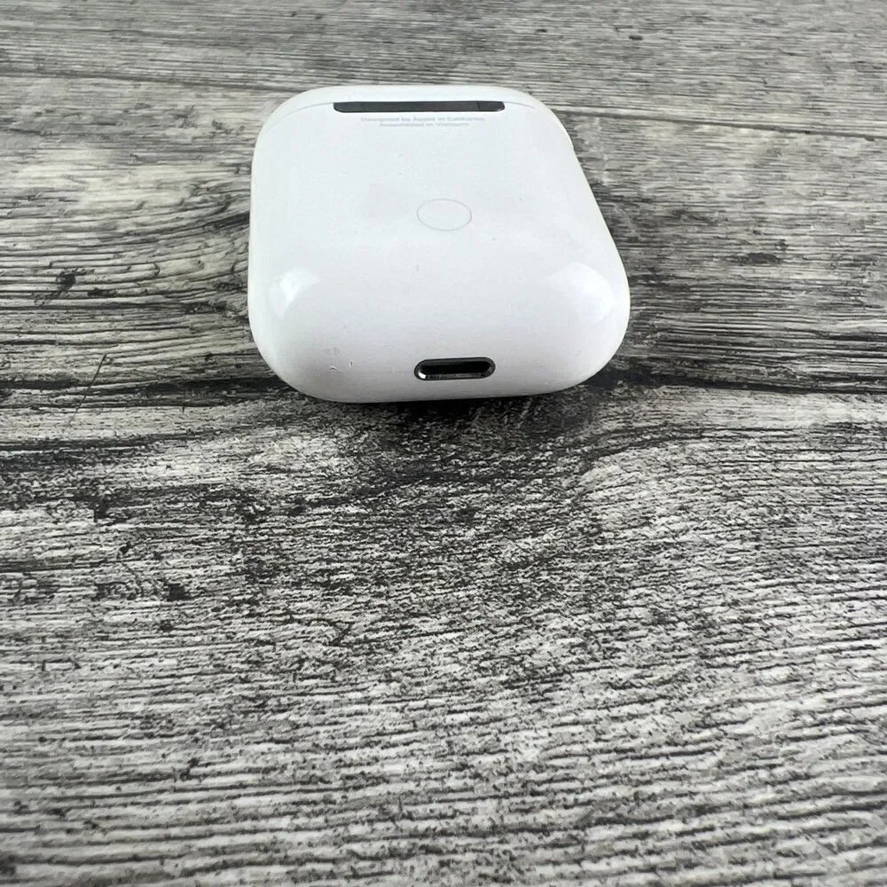 Genuine Apple AirPods 1st and 2nd Gen Replacement Charging Case - A1602